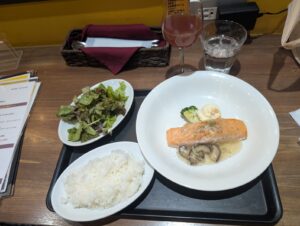 伊丹空港のプライオリティパスラウンジで提供されるメニュー